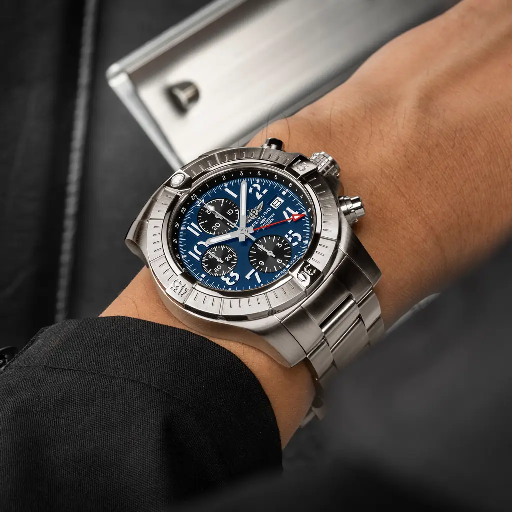 アベンジャー クロノグラフ Gmt 45 - A24315101C1A1 | Breitling