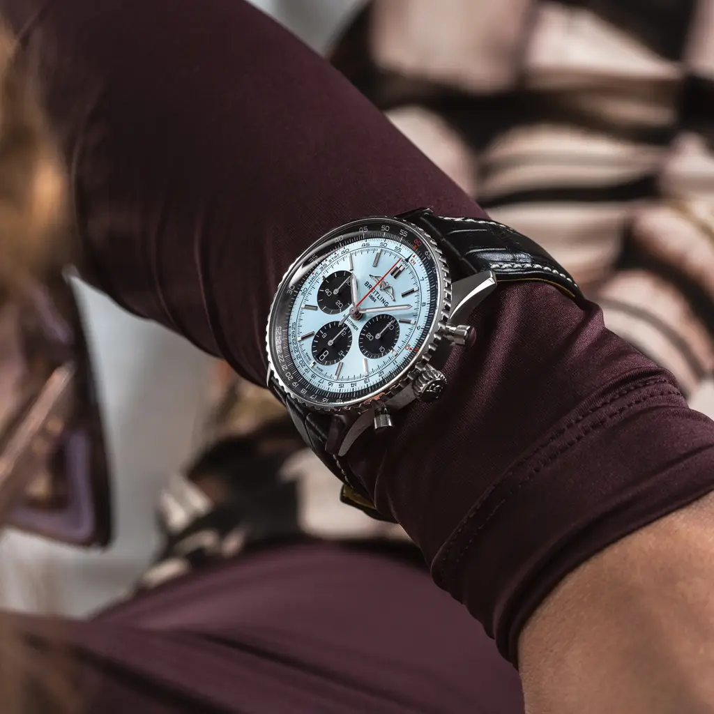 ナビタイマー B01 クロノグラフ 43 - AB0138241C1P1 | Breitling