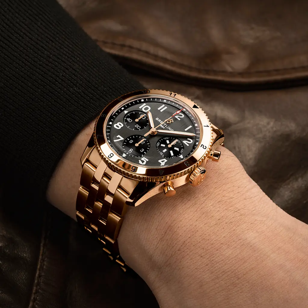 Classic Avi Chronograph 42 P 51 Mustang - R233801A1B1R1 | Breitling