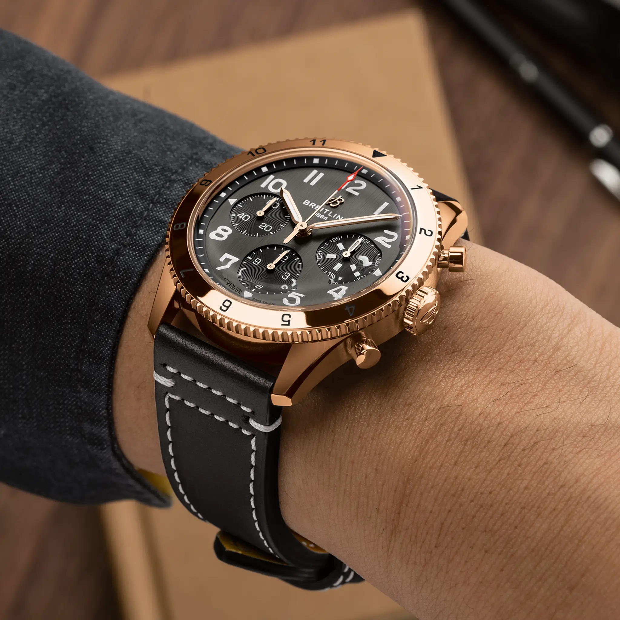 BREITLING 時計ケース ブラウン ゴージャスなゴールド×ブラウンのクロノマットが再入荷
