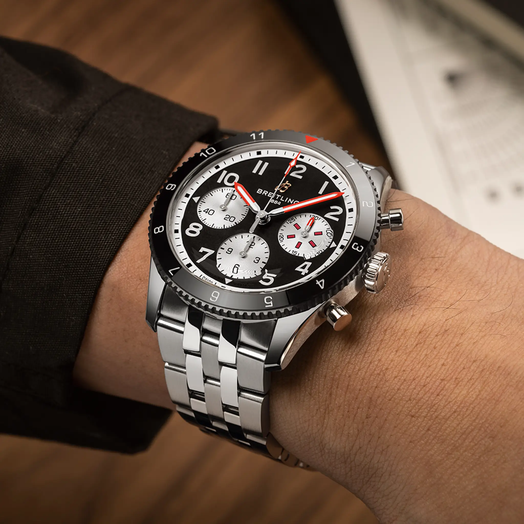 Classic Avi Chronograph 42 Mosquito - Y233801A1B1A1 | Breitling